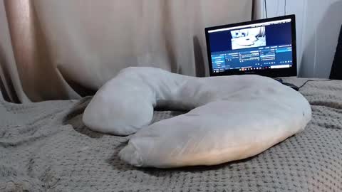 Snapshot of girl_honey_ chatting on 03.04.25 Aleja online show from 03.04.25