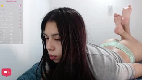 Snapshot of girl_honey_ chatting on 06.08.26 Aleja online show from 06.08.26