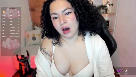 girl_inline online show from 02.18.25