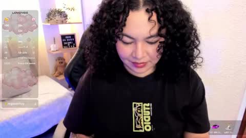 girl_inline online show from 02.21.25