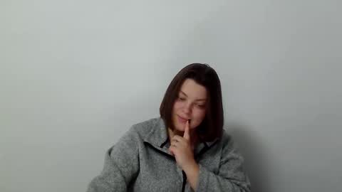 girl_leya online show from 11.28.25