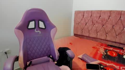 girl_princess18 online show from 04.28.26