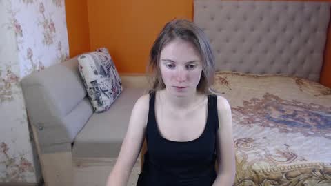 Snapshot of girl_summer97 chatting on 12.17.24 Katia online show from 12.17.24