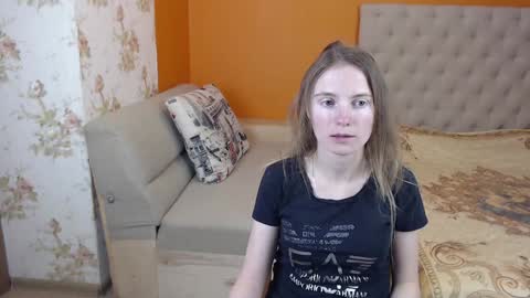 Snapshot of girl_summer97 chatting on 01.11.25 Katia online show from 01.11.25