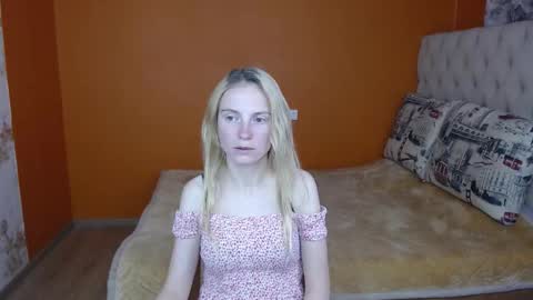 Snapshot of girl_summer97 chatting on 10.12.25 Katia online show from 10.12.25