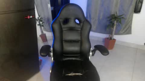 Snapshot of girlhot_tss chatting on 02.06.25 Ariana Sophia. online show from 02.06.25