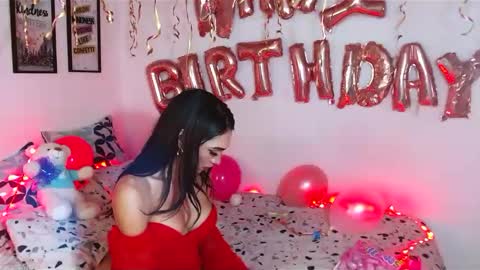 Snapshot of girlhot_tss chatting on 02.20.25 Ariana Sophia. online show from 02.20.25