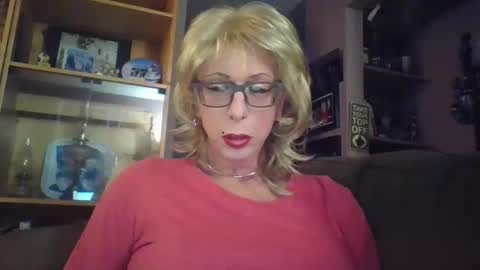 Snapshot of girlinrock chatting on 12.20.25 Girlinrock online show from 12.20.25