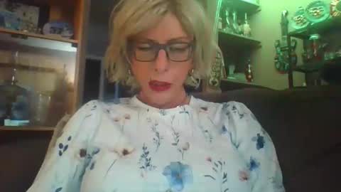 Snapshot of girlinrock chatting on 01.06.26 Girlinrock online show from 01.06.26