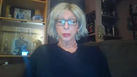 Snapshot of girlinrock chatting on 02.16.26 Girlinrock online show from 02.16.26