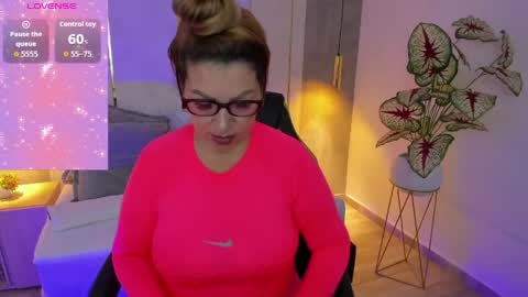 Snapshot of gisela27 chatting on 05.18.26 Gisella online show from 05.18.26