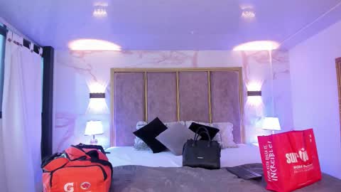     online show from 10.04.25