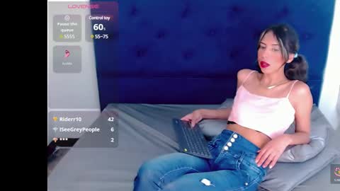 Snapshot of gisele_fox chatting on 01.08.25 Gisel online show from 01.08.25