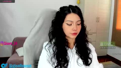 Snapshot of gisellasweet chatting on 01.10.26 Gisella online show from 01.10.26