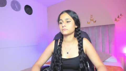 GISELLE ROLDAN online show from 04.21.26
