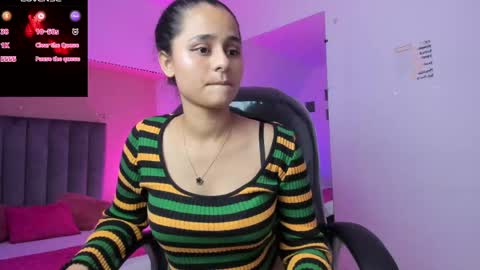 GISELLE ROLDAN online show from 04.22.26