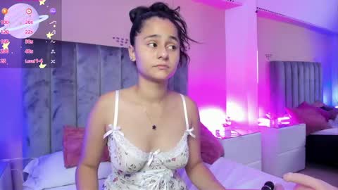 GISELLE ROLDAN online show from 04.24.26