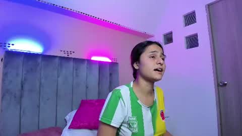 GISELLE ROLDAN online show from 06.18.26
