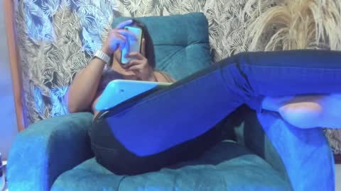 Snapshot of gissel_angel chatting on 01.07.25 Gissel angel online show from 01.07.25
