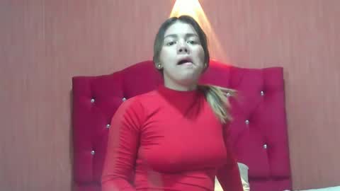 Snapshot of gissel_angel chatting on 01.08.25 Gissel angel online show from 01.08.25