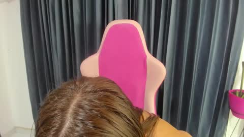 Snapshot of gissel_angel chatting on 02.04.25 Gissel angel online show from 02.04.25