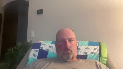 Snapshot of giveitup193 chatting on 10.29.25 giveitup193 online show from 10.29.25