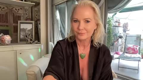 Gl1tter Barbie online show from 05.18.26