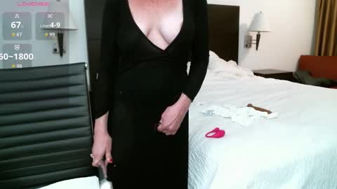 Snapshot of glam_cat chatting on 11.25.25 Gwendolyn online show from 11.25.25