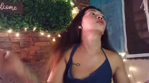 Snapshot of glamorous_trixie chatting on 12.16.25 glamorous_trixie online show from 12.16.25