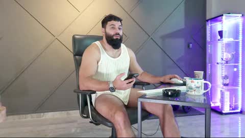 Snapshot of glennmasters chatting on 12.11.24 Matthew .. for short call me Matt online show from 12.11.24