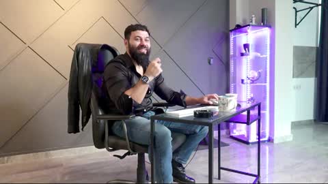 Snapshot of glennmasters chatting on 12.15.24 Matthew .. for short call me Matt online show from 12.15.24