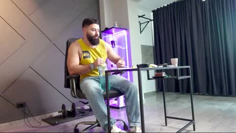 Snapshot of glennmasters chatting on 12.19.24 Matthew .. for short call me Matt online show from 12.19.24