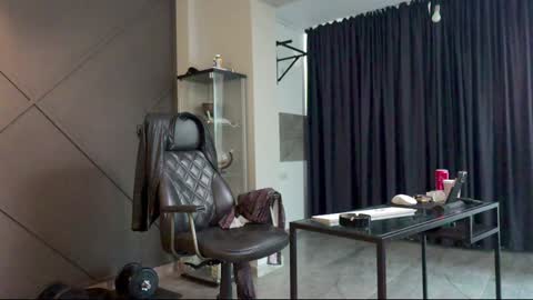 Snapshot of glennmasters chatting on 12.20.24 Matthew .. for short call me Matt online show from 12.20.24