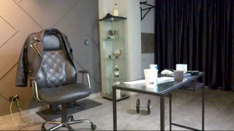 Snapshot of glennmasters chatting on 01.02.25 Matthew .. for short call me Matt online show from 01.02.25