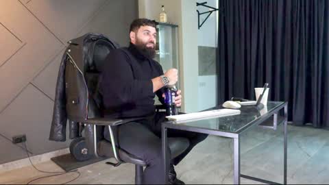 Snapshot of glennmasters chatting on 01.02.25 Matthew .. for short call me Matt online show from 01.02.25