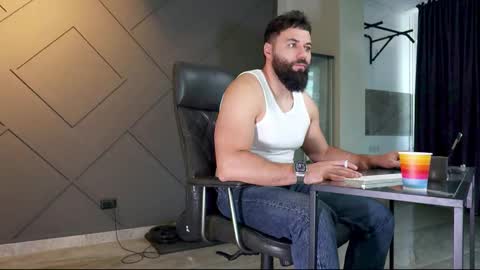 Snapshot of glennmasters chatting on 02.11.25 Matthew .. for short call me Matt online show from 02.11.25