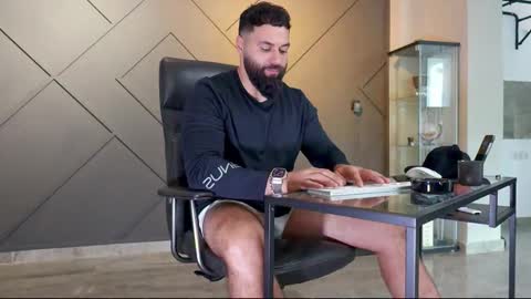 Snapshot of glennmasters chatting on 02.13.25 Matthew .. for short call me Matt online show from 02.13.25