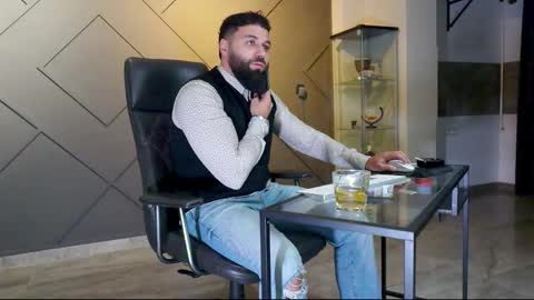 Snapshot of glennmasters chatting on 02.20.25 Matthew .. for short call me Matt online show from 02.20.25