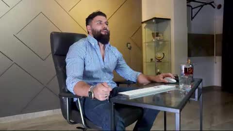 Snapshot of glennmasters chatting on 02.22.25 Matthew .. for short call me Matt online show from 02.22.25