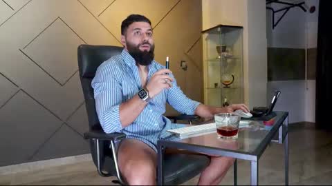 Snapshot of glennmasters chatting on 02.23.25 Matthew .. for short call me Matt online show from 02.23.25