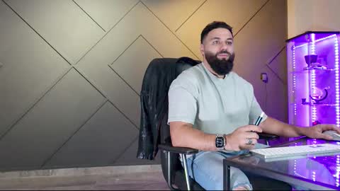 Snapshot of glennmasters chatting on 03.02.25 Matthew .. for short call me Matt online show from 03.02.25