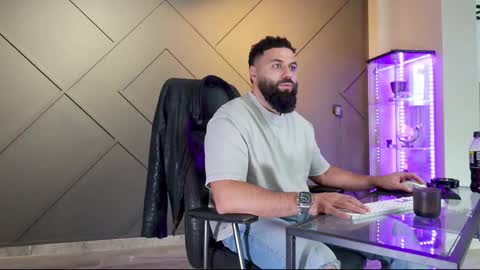 Snapshot of glennmasters chatting on 03.02.25 Matthew .. for short call me Matt online show from 03.02.25