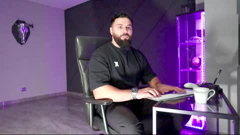 Snapshot of glennmasters chatting on 03.07.25 Matthew .. for short call me Matt online show from 03.07.25