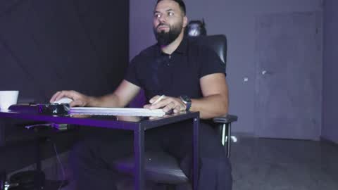 Snapshot of glennmasters chatting on 09.30.25 Matthew .. for short call me Matt online show from 09.30.25