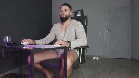 Snapshot of glennmasters chatting on 10.17.25 Matthew .. for short call me Matt online show from 10.17.25