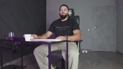 Snapshot of glennmasters chatting on 10.18.25 Matthew .. for short call me Matt online show from 10.18.25