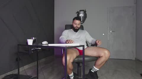 Snapshot of glennmasters chatting on 10.28.25 Matthew .. for short call me Matt online show from 10.28.25