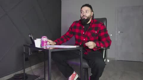 Snapshot of glennmasters chatting on 11.04.25 Matthew .. for short call me Matt online show from 11.04.25