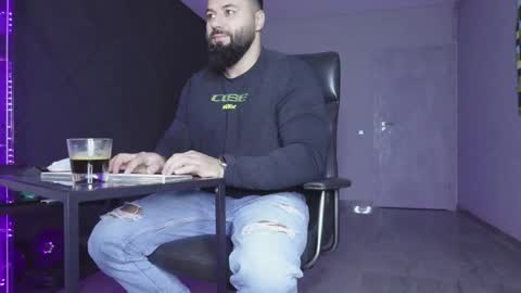 Snapshot of glennmasters chatting on 12.14.25 Matthew .. for short call me Matt online show from 12.14.25