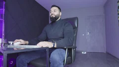 Snapshot of glennmasters chatting on 12.16.25 Matthew .. for short call me Matt online show from 12.16.25